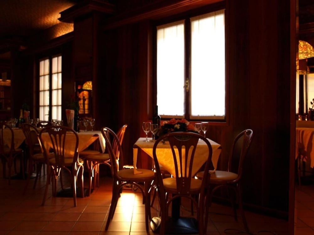 Фото Hotel Karol