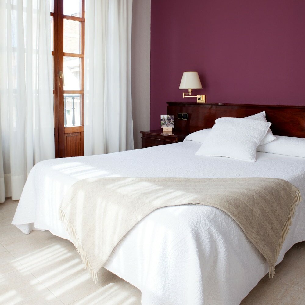 Фото Hostal Santa María