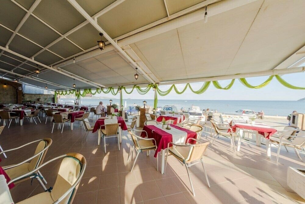 Фото Mouria Studios & Apartments