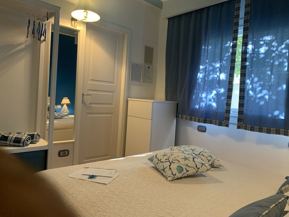 Фото White House Luxury Hospitality