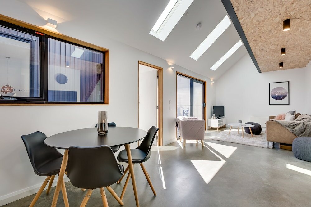 Фото White Room Apartments