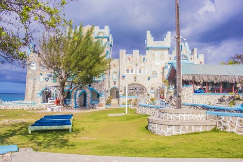 Гостиница Blue Cave Castles