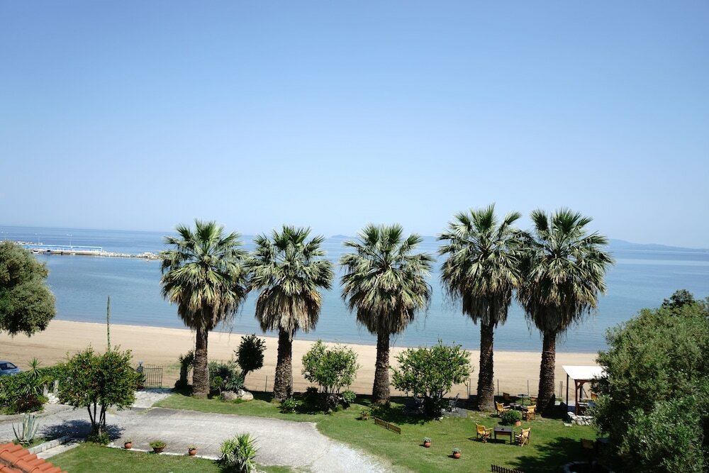 Фото Pension Karvounoskala