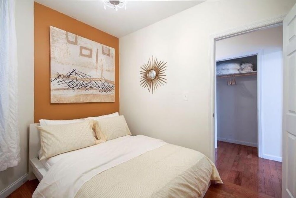 Фото Washington Heights Apartments