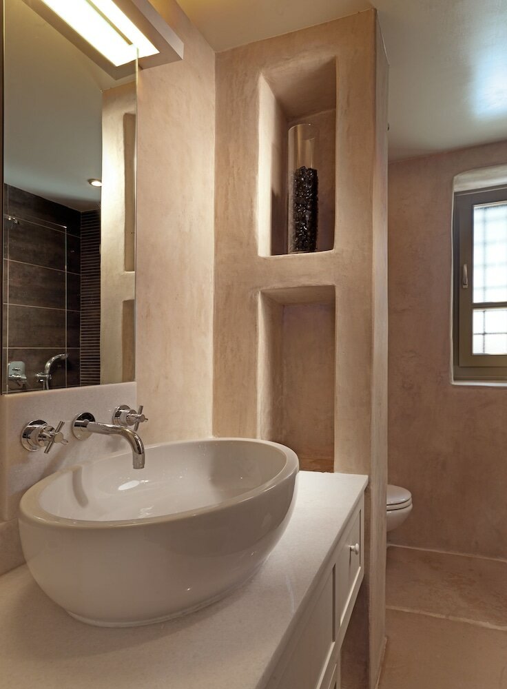 Фото Themonies Luxury Suites