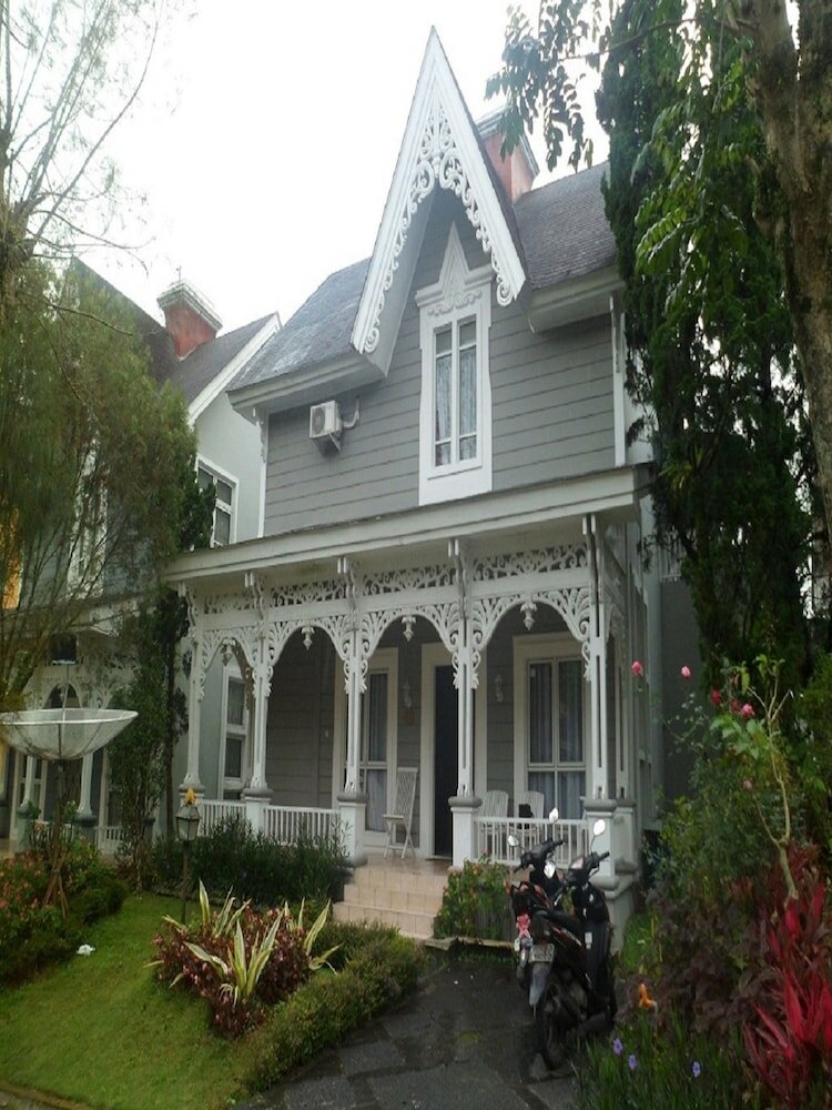 Фото Villa Kota Bunga Seruni