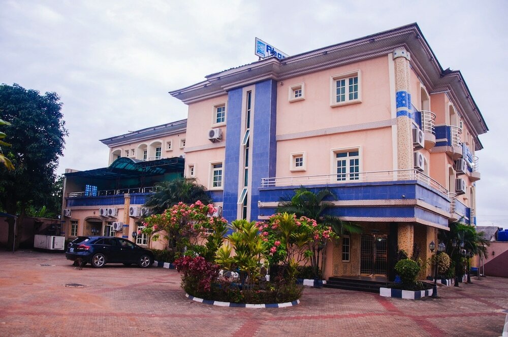 Фото отеля 1