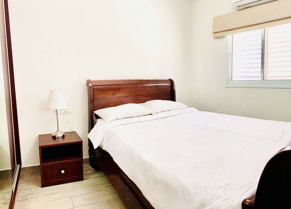 Фото Royal Lea Apartments