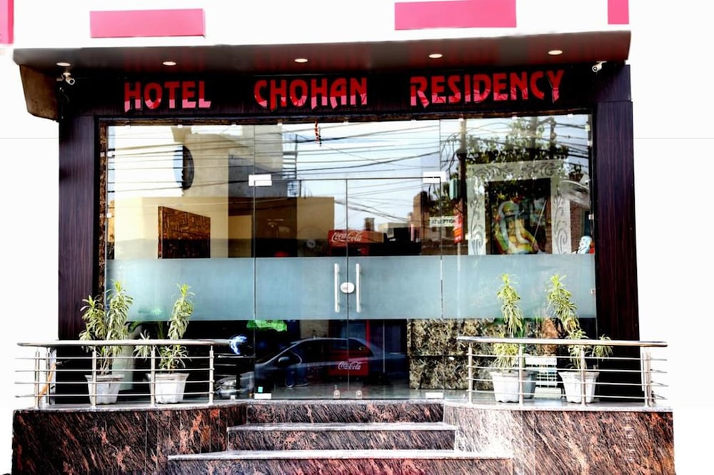 Фото Hotel Chohan Residency