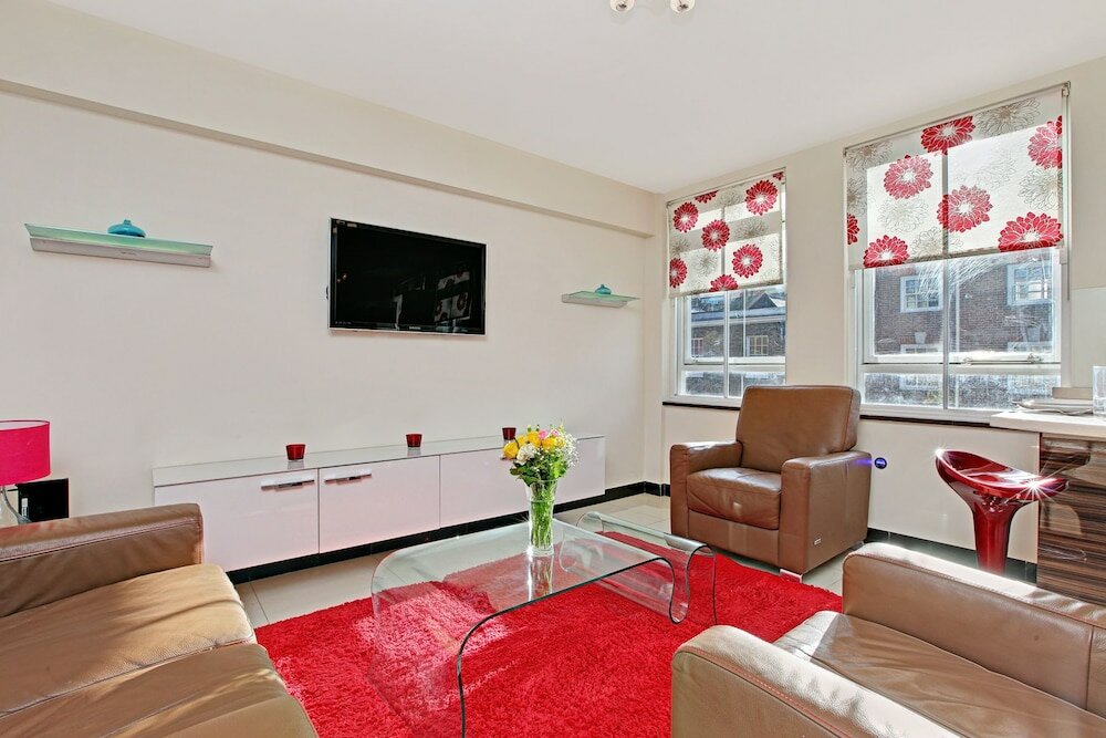 Фото Baker Street Suites