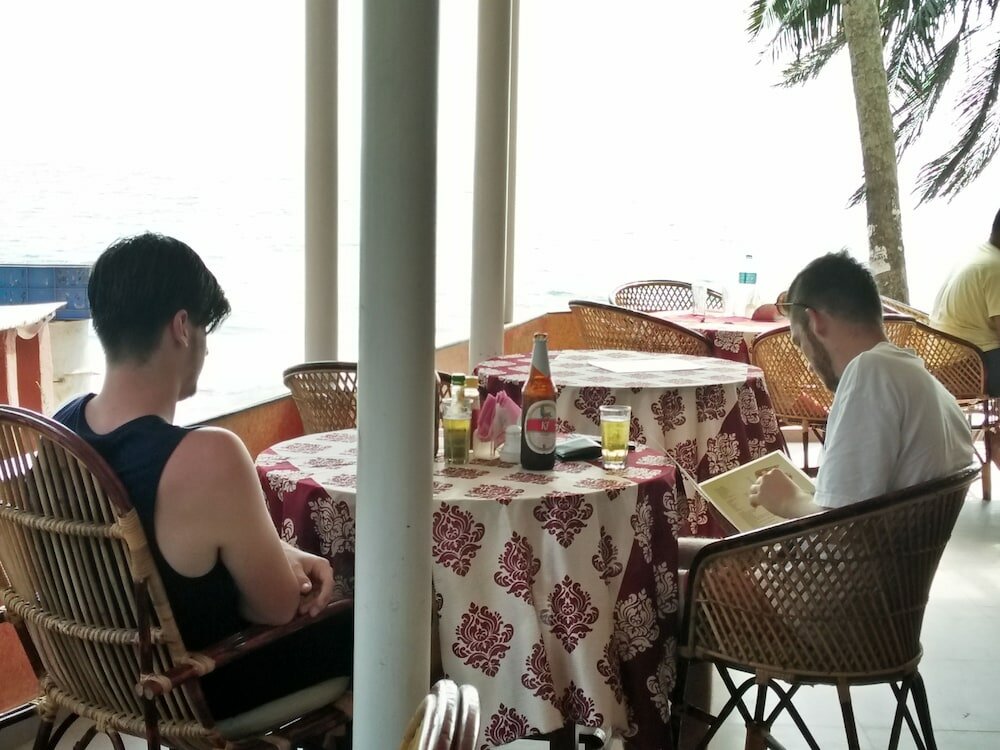 Фото Black Beach Resort