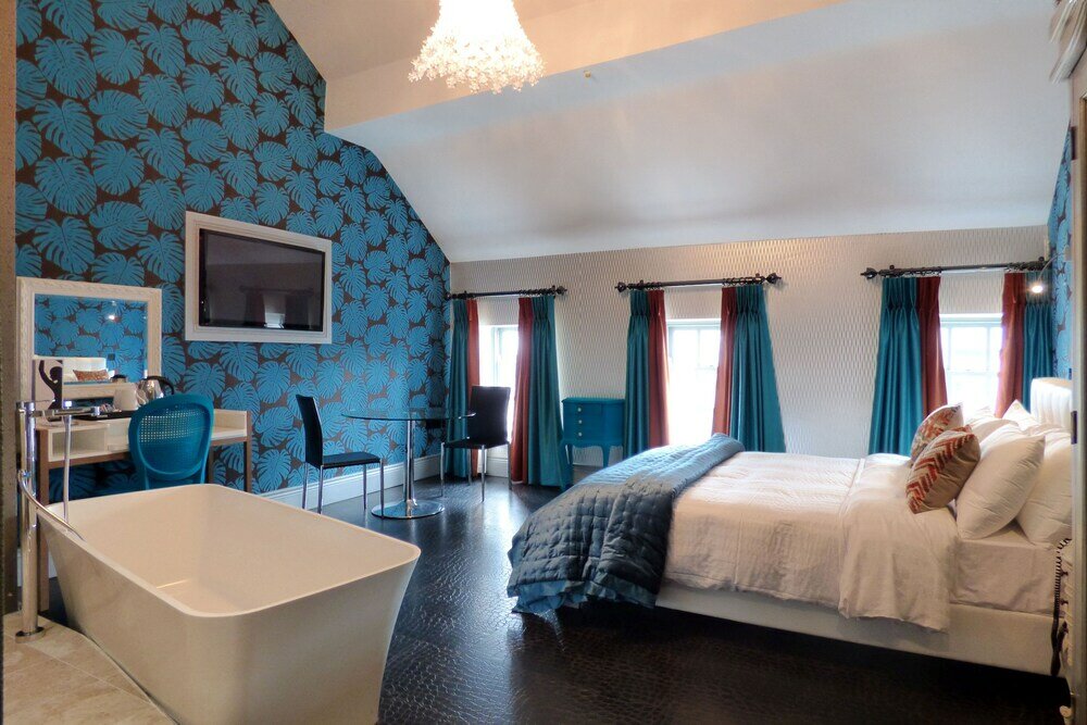 Фото Me and Mrs. Jones