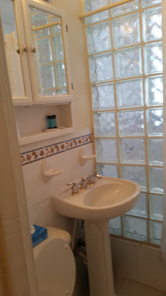 Фото Hollywood Beach Resort- One Bedroom Ocean View