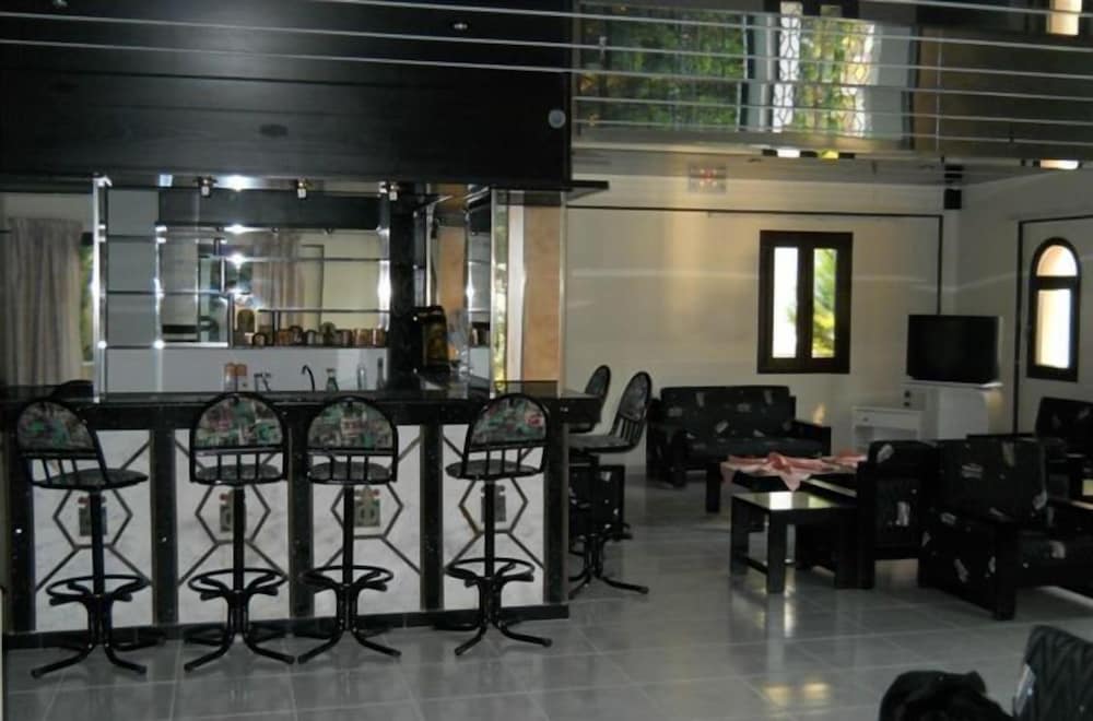 Фото Niriedes Dionyssos Village