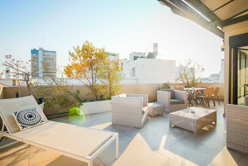 Апартаменты Chic Duplex Penthouse by FeelHome в Тель-Авиве