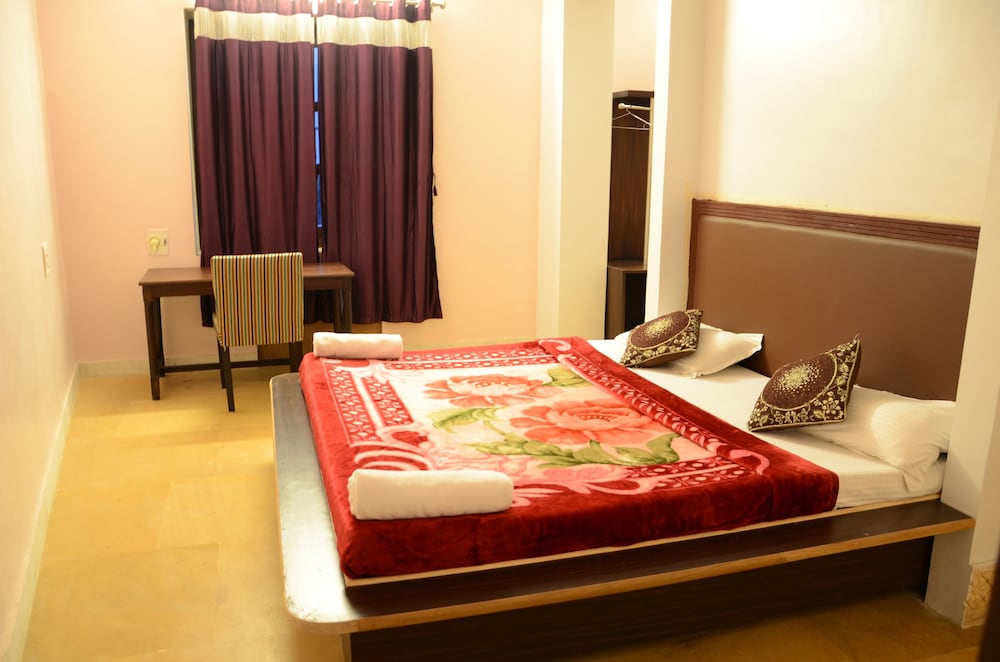 Фото Hotel Sohandeep