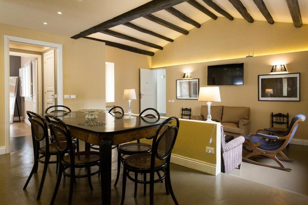 Фото Palazzo Arone dei Baroni di Valentino