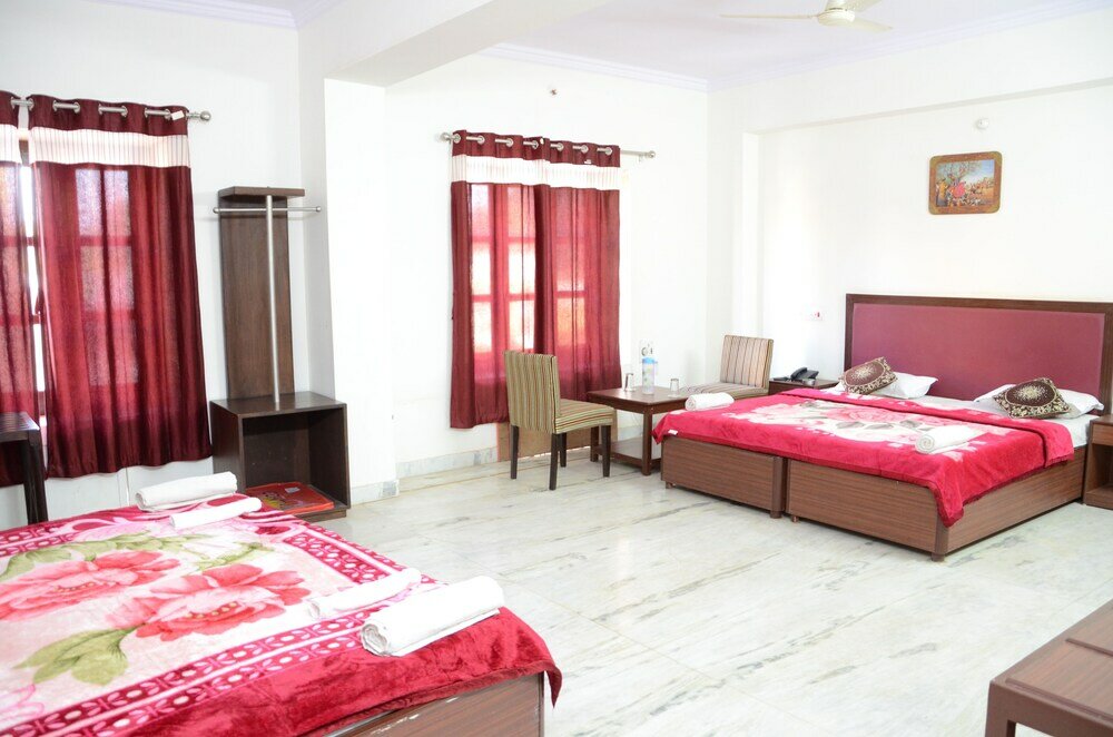 Фото Hotel Sohandeep