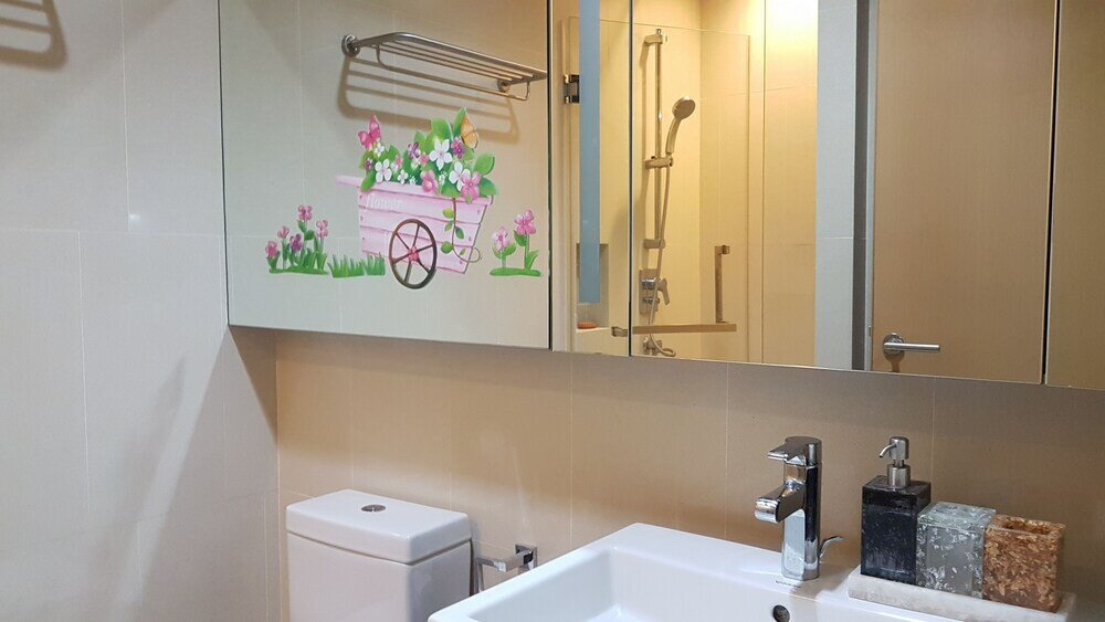 Фото Cozy One Bedroom Condo in Nana Asoke