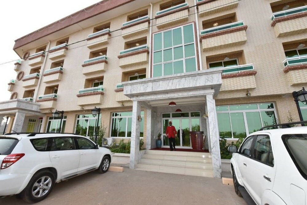 Фото Adamaoua Grand Hotel