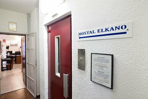 Хостел Hostal Elkano в Барселоне