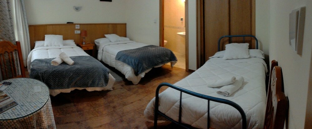 Фото Hostal Ponte Dos Santos