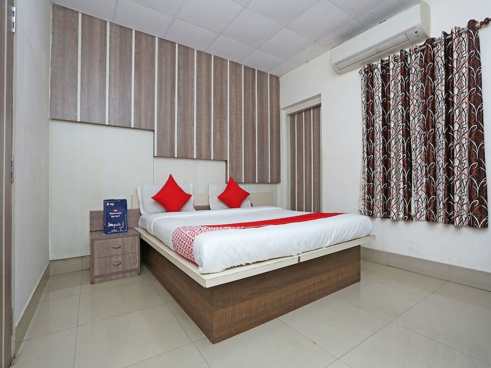 Фото Oyo 11888 Rasbehari Avenue