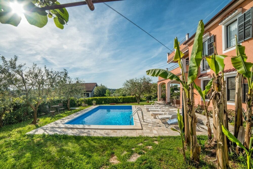 Фото Apartments Maria 821