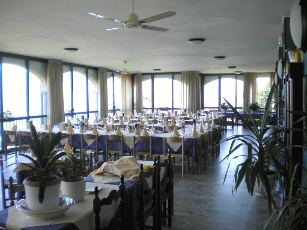 Фото Battle of Britain Hotel