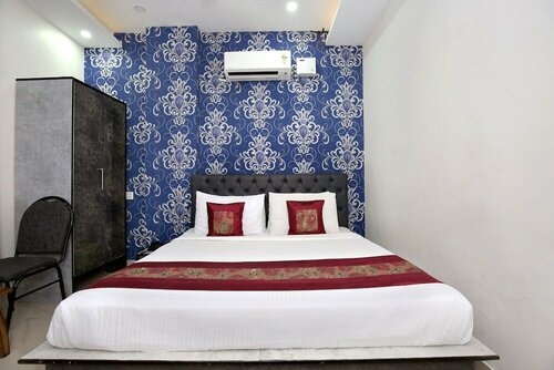 Гостиница Oyo 7100 Hotel Crossroads