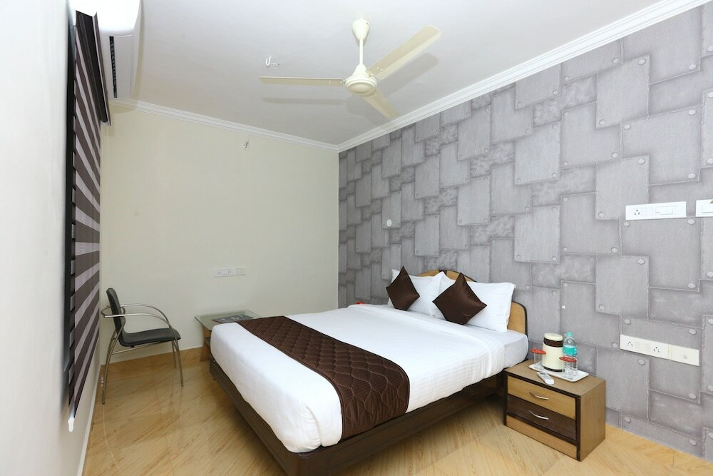 Фото Oyo 9372 Rich Inn