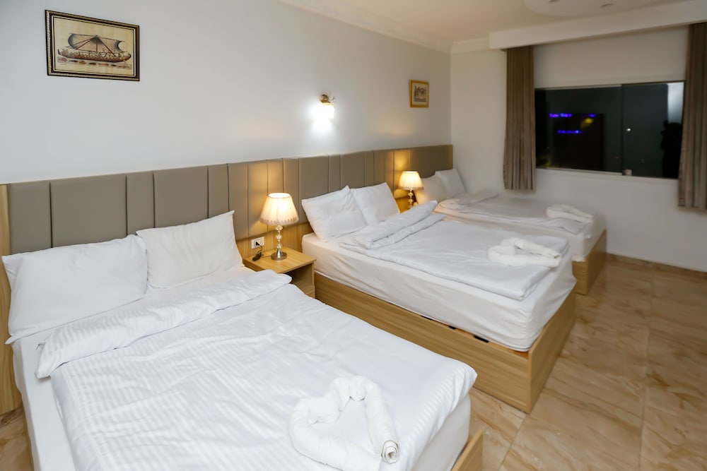 Фото Makadi Pyramids View