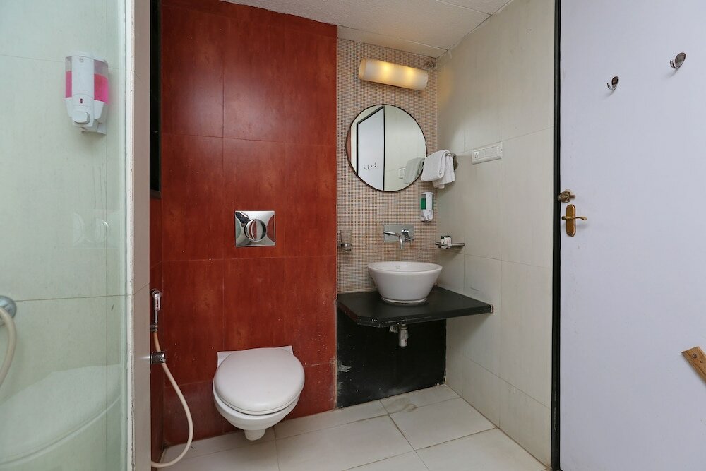 Фото Oyo 8600 Hotel Deepali Executive