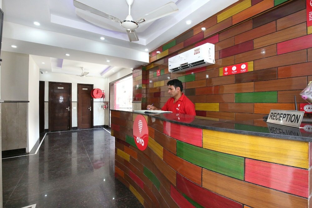 Фото Oyo 9420 Hotel Silver Palm