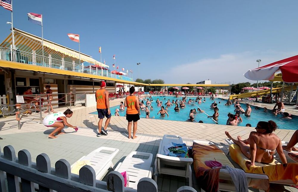 Фото Hotel Dolce Vita Cesenatico