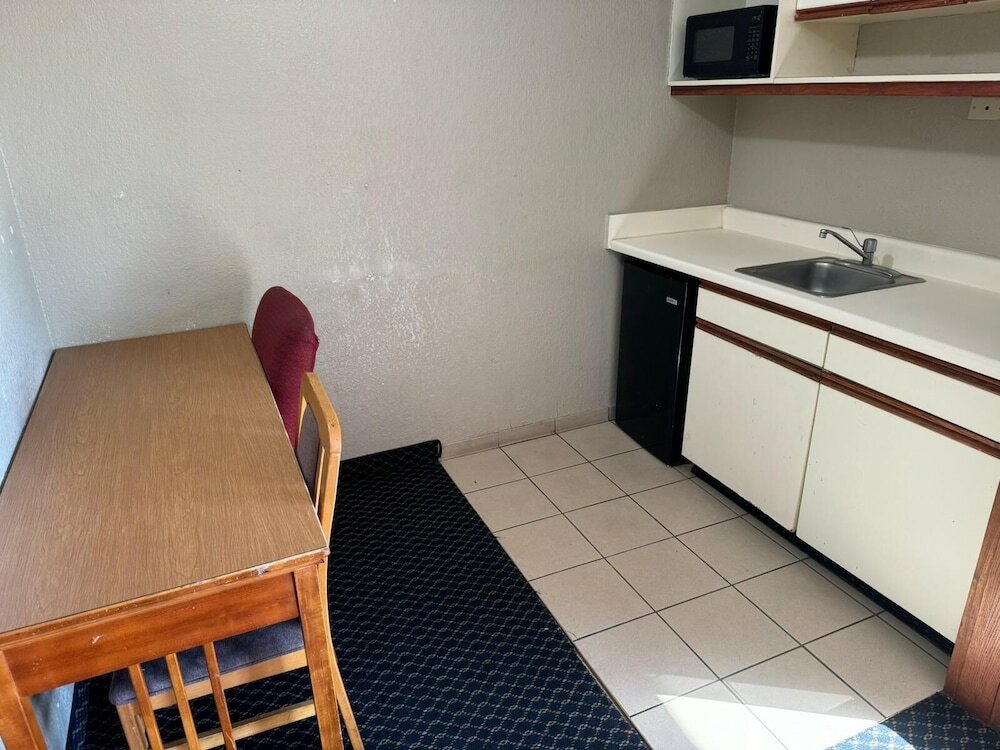 Фото Homegate Studios & Suites San Antonio Fiesta Park