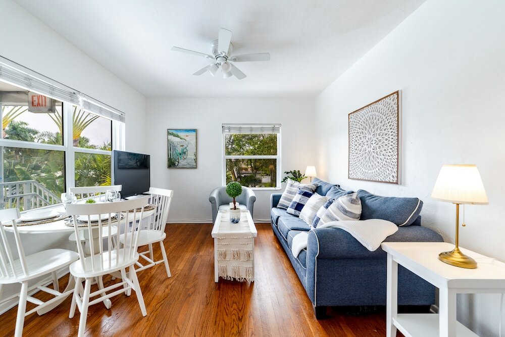 Фото The Blue Parrot