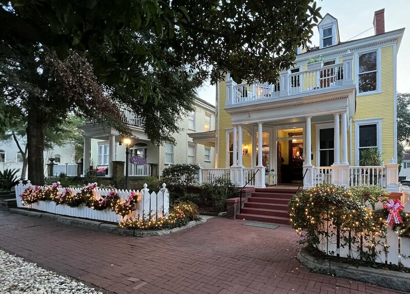 Гостиница Azalea Inn and Villas в Саванне
