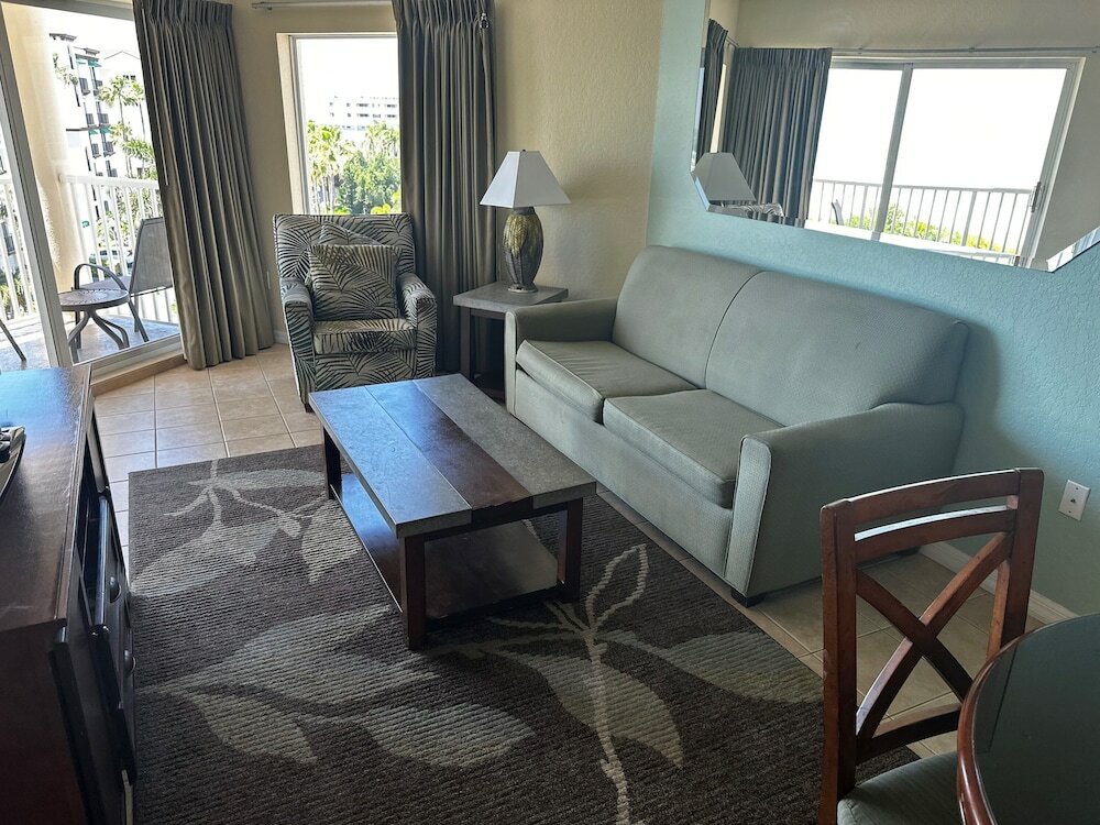 Фото Sunset Vistas Two Bedroom Beachfront Suites