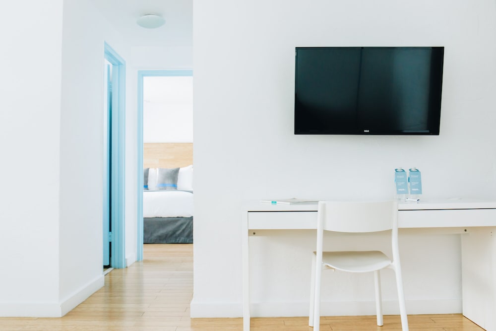 Фото Aqua Hotel & Suites