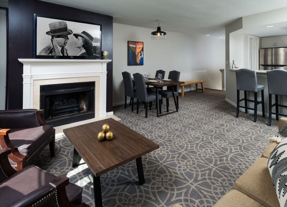 Фото Equinox Resort Residences