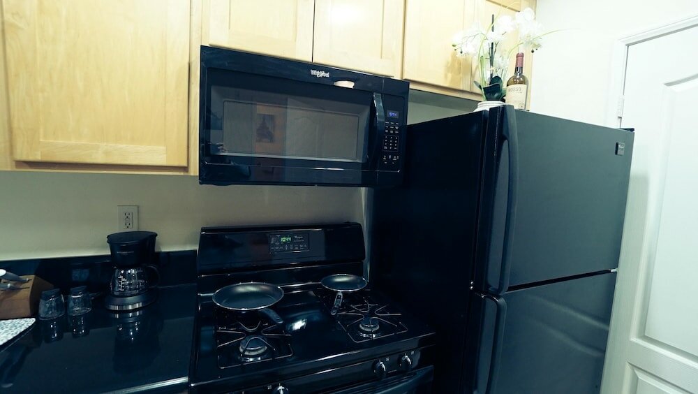 Фото New Lyfe Finest Luxury Apartment