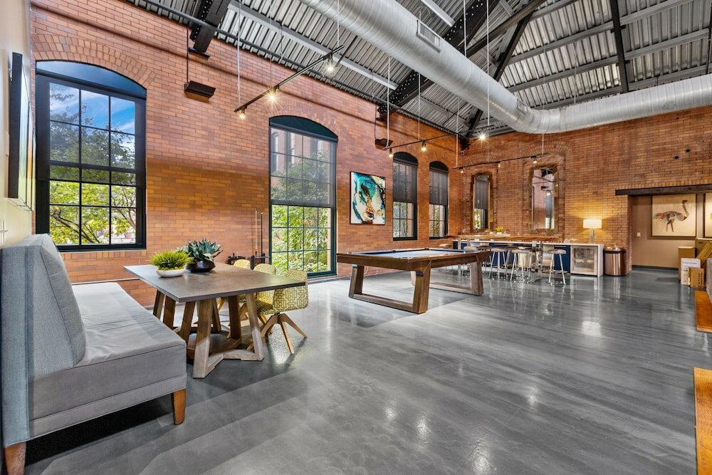 Фото Historic Loft Retreat With Pool