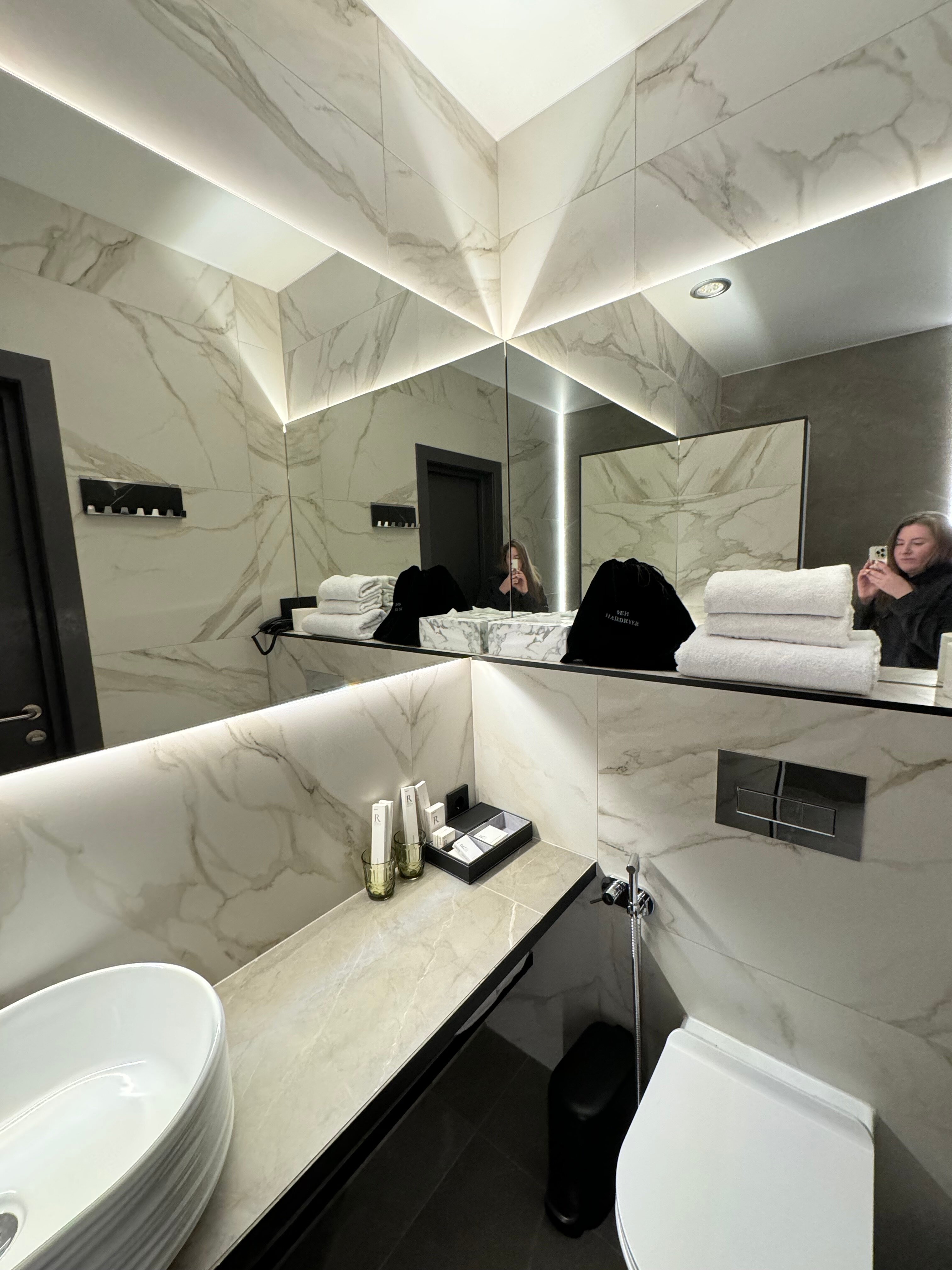 Фото Марипоса