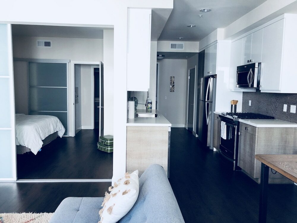 Фото New Lyfe Finest Luxury Apartment