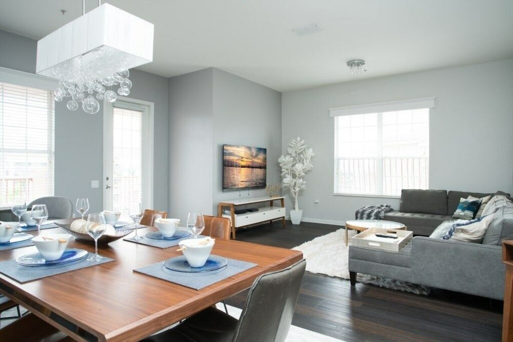 Фото Penthouse Next To Convention Center & Universal 3 Bedroom Condo by Redawning