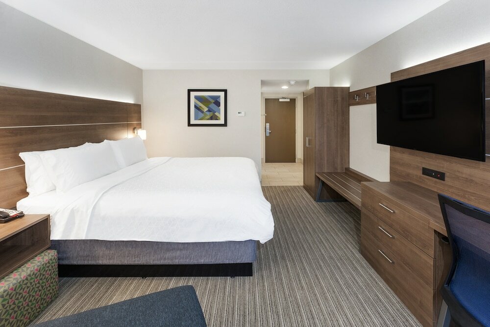 Фото Holiday Inn Express Hotel & Suites Tilton - Lakes Region, an Ihg Hotel