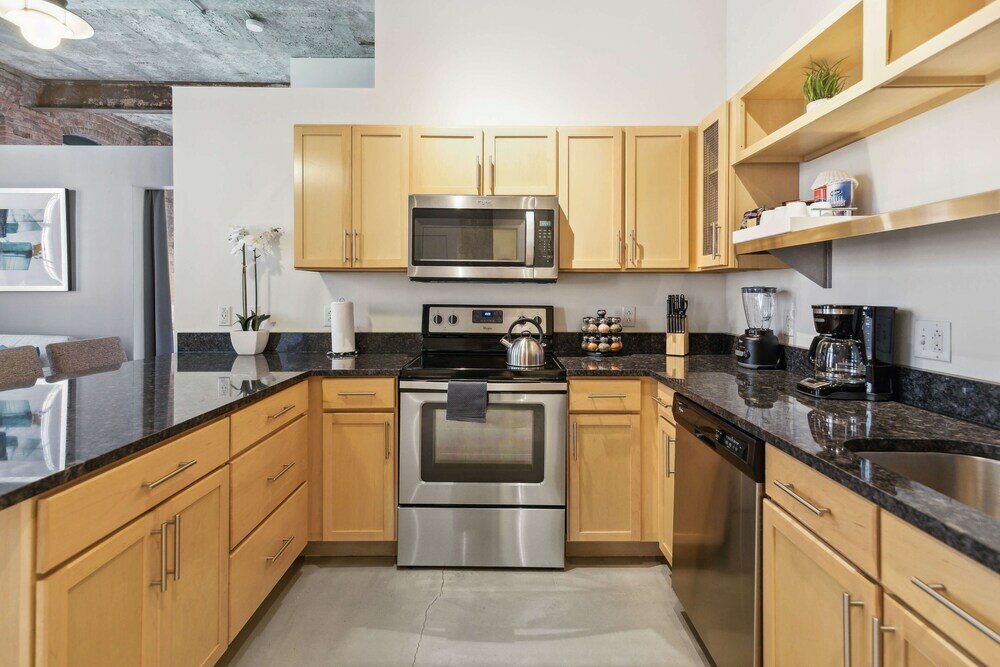 Фото Historic Loft Retreat With Pool