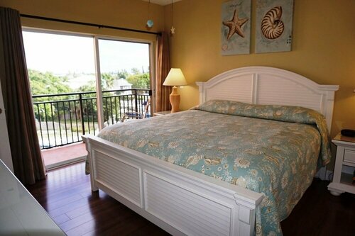Гостиница Madeira Bay Resort II by Travel Resort Services в Сент-Питерсберге