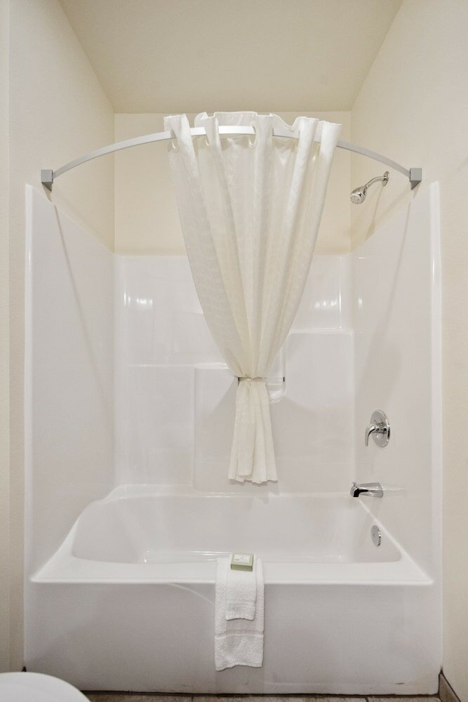 Фото Cobblestone Hotel & Suites - Austin